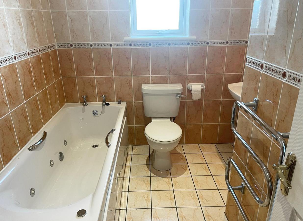 Ballycotton Holiday Apartment No 6 By Trident Holiday Homes Exterior photo